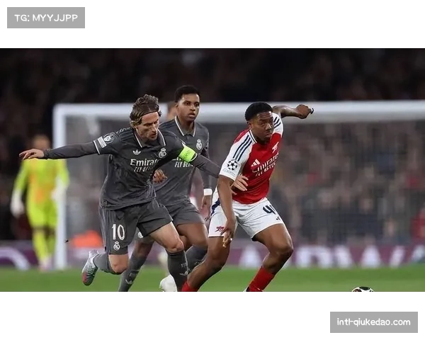 姆巴佩荣膺上赛季欧洲金靴 皇马全队到场见证辉煌时刻