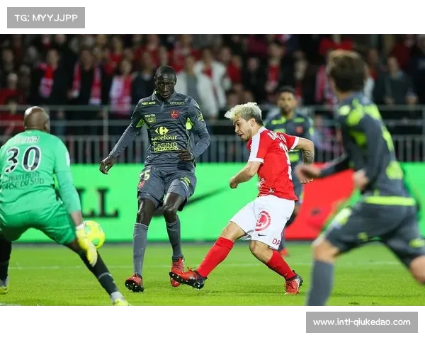 诺坎普草皮温度调控技术升级，应对冬季赛事密集期